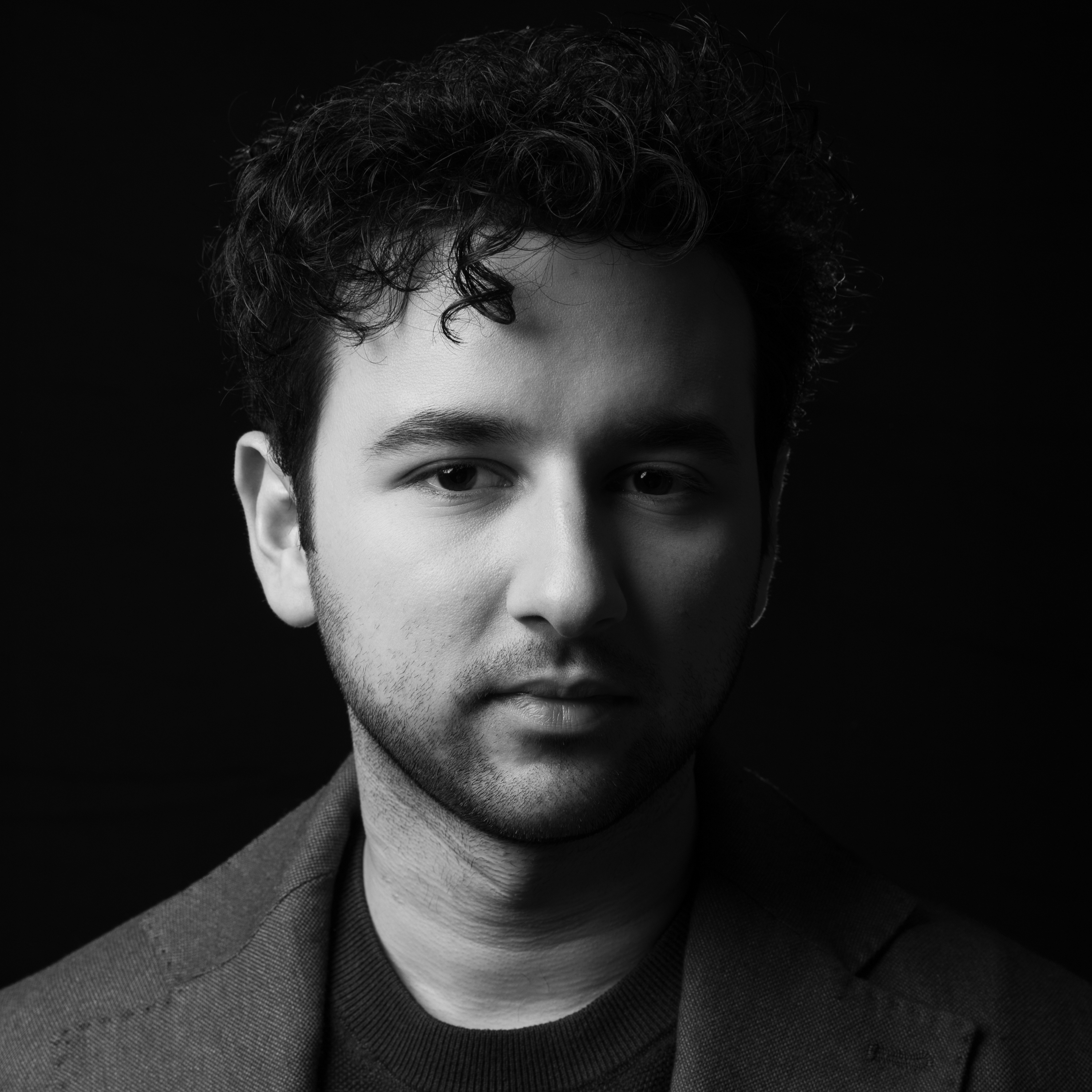 Cover art for Tere Ishq Mein, black-and-white portrait of Viraj Bahri against a dark ground.